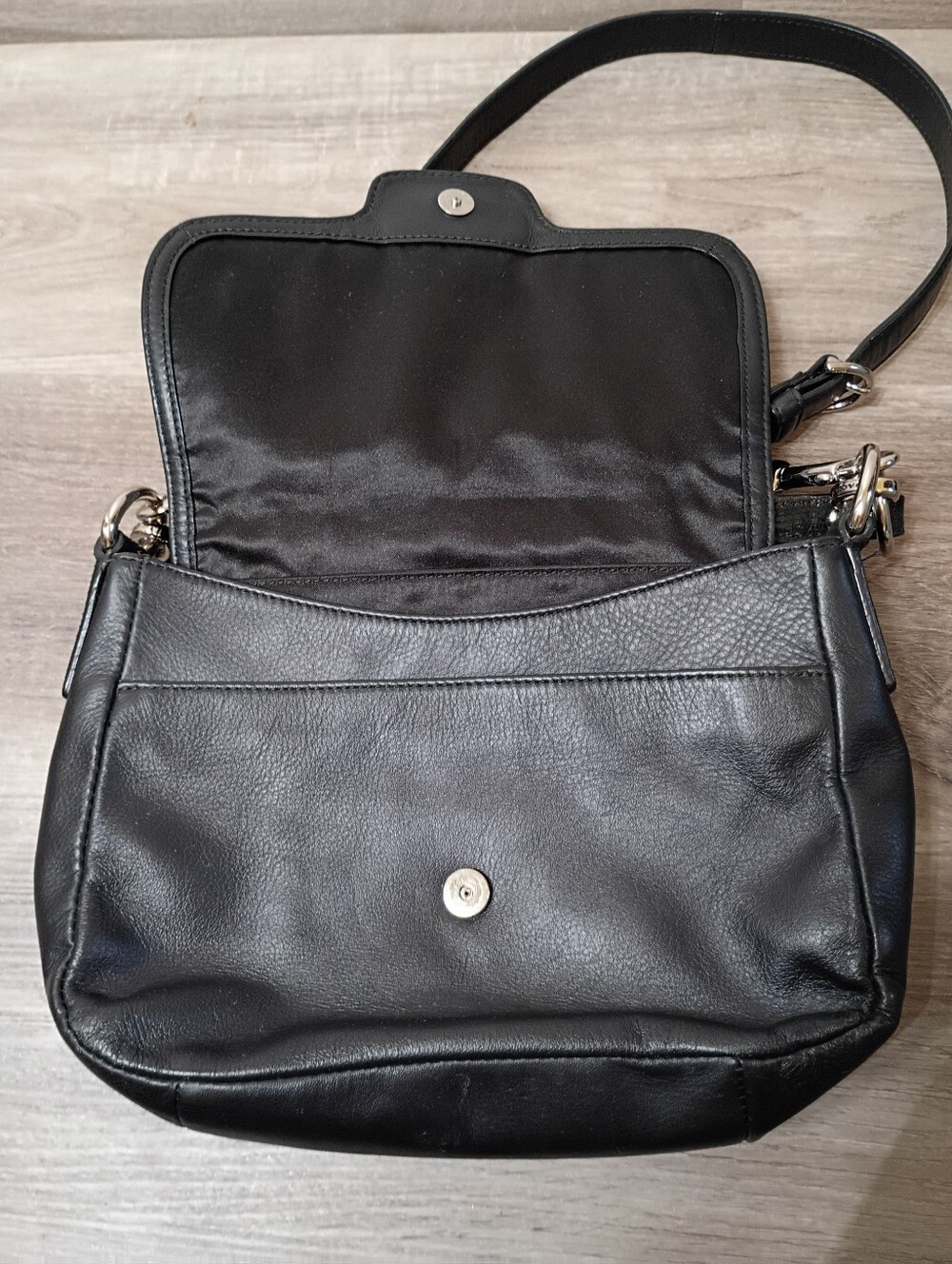 Coach Vintage 2010s Classic Black Leather Silver Hardware Buckle Crossbody Bag - Picture 7 of 9
